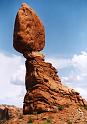 D004 N.P.Arches Balanced rock